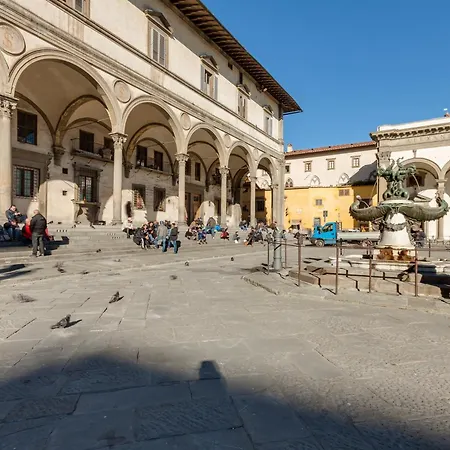 Accademia Frescoes Apartment Florence
